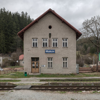 Peter Korček: STANICE, fotografická kniha